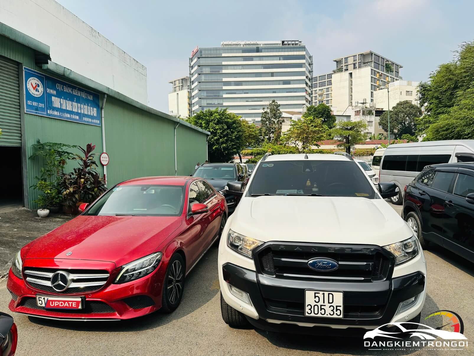 Tiết kiệm thời gian, tỉ lệ đậu cao, hỗ trợ các thủ tục, giao nhận xe tận nơi, cam kết rủi ro là những yếu tố mà chủ xe có được khi sử dụng dịch vụ đăng kiểm xe ô tô trọn gói